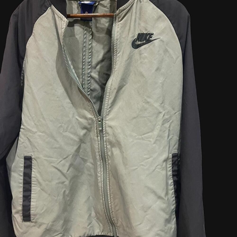 Nike Men's Grey and Green Jacket